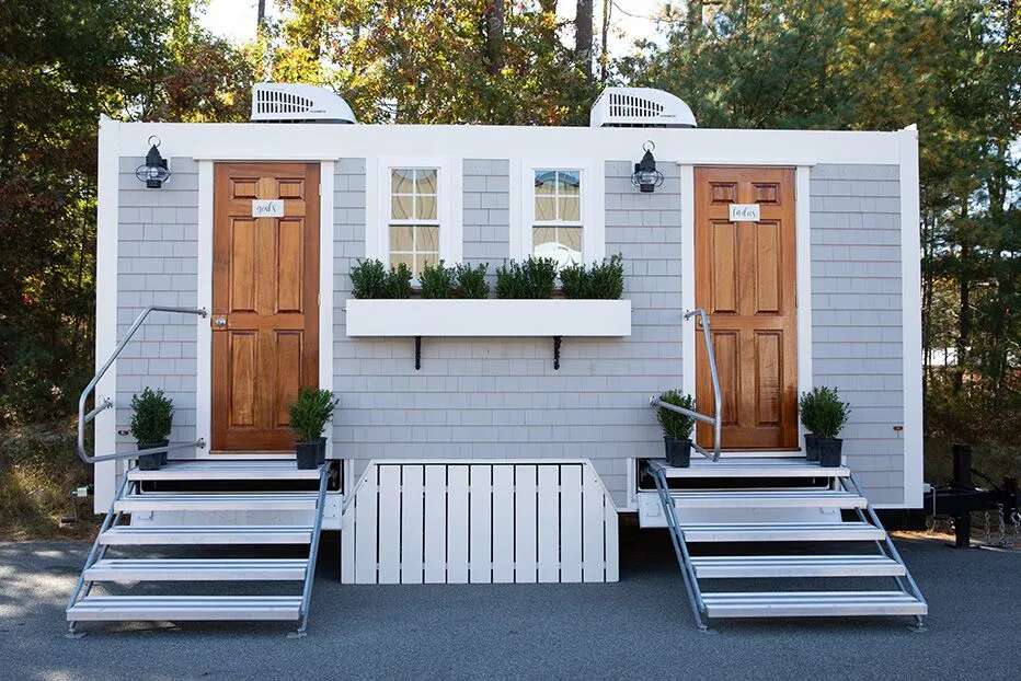 Portable toilet rental service in Saratoga